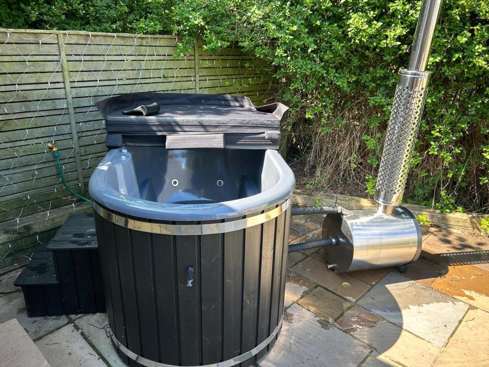 Elletson Park Wood Fired Hot Tubs, Caravans & Pods Pilling Ngoại thất bức ảnh